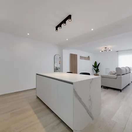 House Apartment *