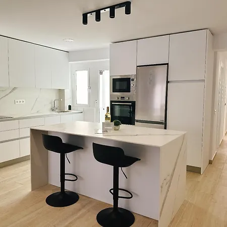 Daire House *
